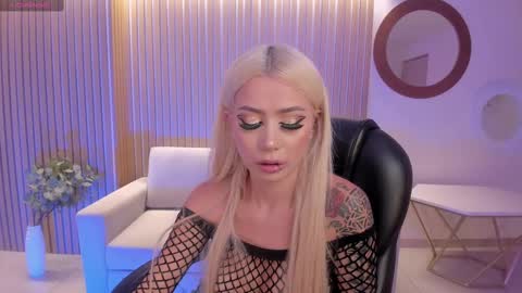 Snapshot of hannaconnor_ chatting on March 2025 08:00:01 PM Hanna Connor online show from March 2025 08:00:01 PM
