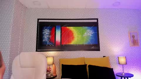 Hanna online show from November 2025 03:38:02 AM