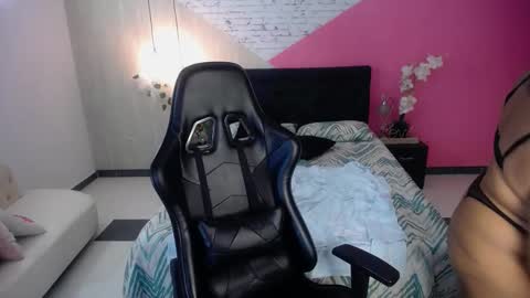 Hannah  online show from October 2025 05:48:02 PM