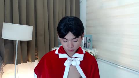 Snapshot of hannah_davis69 chatting on December 2024 08:28:01 PM Alex online show from December 2024 08:28:01 PM