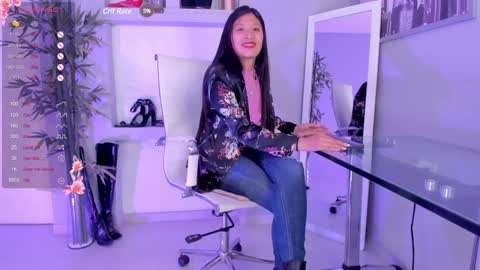 HANNAH HOWELL online show from January 2025 04:11:01 PM