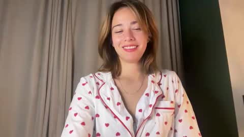 hannahinto online show from December 2025 04:19:02 AM