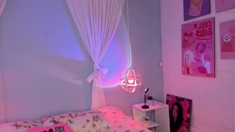 Snapshot of hannahpage chatting on October 2025 12:17:02 PM Hannah online show from October 2025 12:17:02 PM