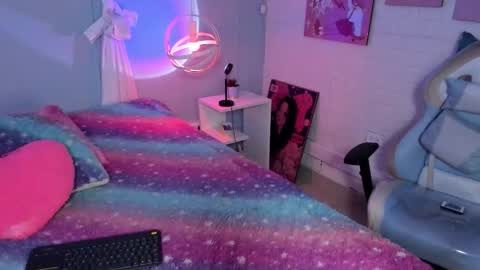 Snapshot of hannahpage chatting on November 2025 12:04:02 PM Hannah online show from November 2025 12:04:02 PM