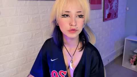 Snapshot of hannahpage chatting on November 2025 12:27:02 PM Hannah online show from November 2025 12:27:02 PM