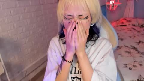 Snapshot of hannahpage chatting on November 2025 01:00:02 PM Hannah online show from November 2025 01:00:02 PM