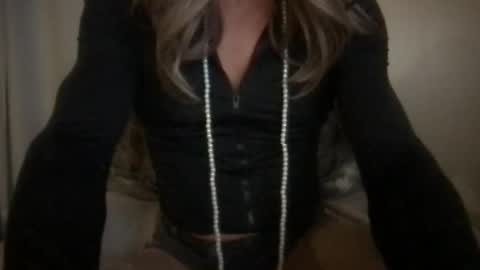 Snapshot of hannahsometimes694u chatting on April 2026 08:45:01 AM hannahsometimes694u online show from April 2026 08:45:01 AM