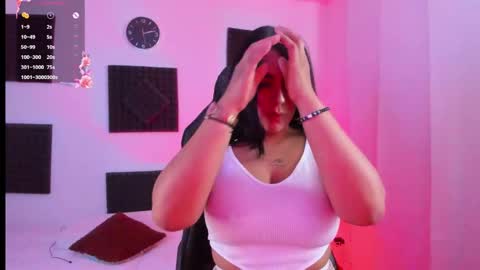 Hanna  online show from September 2025 07:13:01 PM