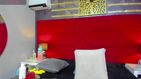 Snapshot of hanny_milf_ chatting on January 2025 11:33:01 AM HANNY online show from January 2025 11:33:01 AM