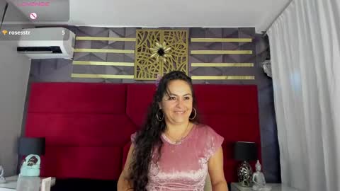 Snapshot of hanny_milf_ chatting on February 2025 12:03:02 PM HANNY online show from February 2025 12:03:02 PM