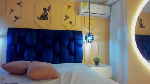 Snapshot of hanny_milf_ chatting on February 2025 11:50:02 AM HANNY online show from February 2025 11:50:02 AM