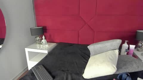 Snapshot of hanny_milf_ chatting on March 2025 11:55:02 AM HANNY online show from March 2025 11:55:02 AM