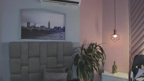 Snapshot of hanny_milf_ chatting on September 2025 12:04:02 PM HANNY online show from September 2025 12:04:02 PM