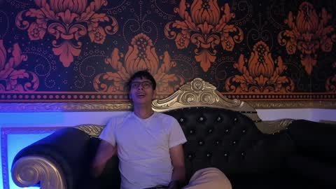 happy_cream_ online show from December 2024 03:25:02 PM