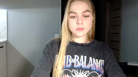 Snapshot of happy_fox_ chatting on December 2024 11:03:01 PM happy_fox_ online show from December 2024 11:03:01 PM