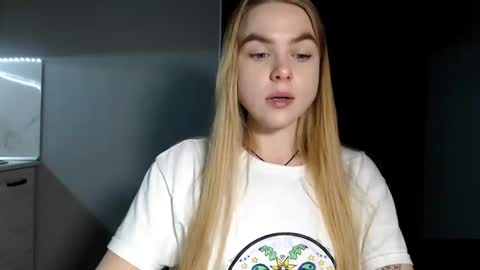 Snapshot of happy_fox_ chatting on January 2025 09:25:01 PM happy_fox_ online show from January 2025 09:25:01 PM