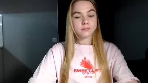 Snapshot of happy_fox_ chatting on January 2025 08:26:01 PM happy_fox_ online show from January 2025 08:26:01 PM