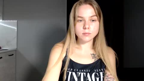 Snapshot of happy_fox_ chatting on November 2025 08:22:02 PM happy_fox_ online show from November 2025 08:22:02 PM