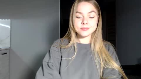 happy_fox_ online show from April 2026 09:20:02 PM