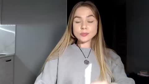 happy_fox_ online show from May 2026 09:08:02 PM