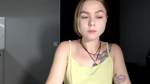 happy_fox_ online show from June 2026 09:06:02 PM