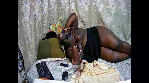 happysonia online show from November 2025 08:54:02 PM