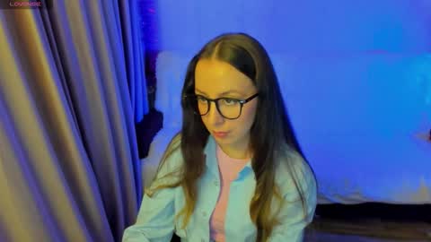 Stephanie online show from October 2025 05:04:02 PM