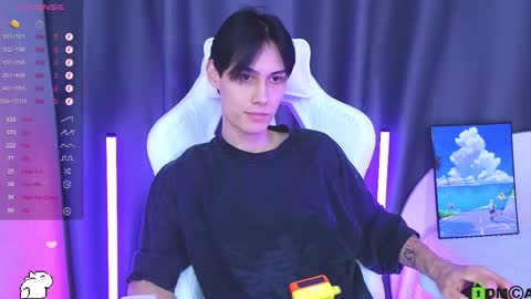 Mark online show from October 2025 10:44:02 PM