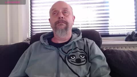 MrLazy online show from November 2025 11:00:01 AM