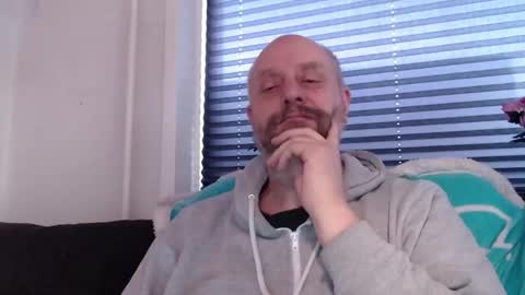 MrLazy online show from February 2026 03:42:01 PM