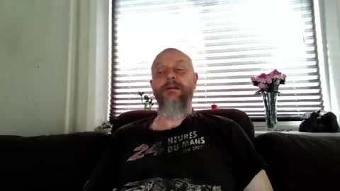 MrLazy online show from April 2026 10:31:01 AM