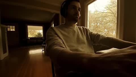 Tom online show from November 2025 09:59:01 PM