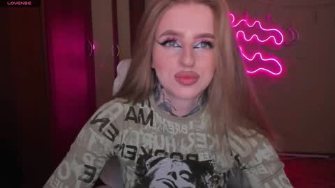 Julia online show from January 2025 05:42:01 AM