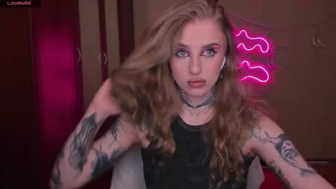 Julia online show from February 2025 05:40:01 AM