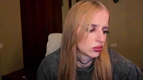 Julia online show from October 2025 05:48:02 AM