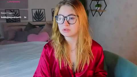 Christine online show from September 2025 01:32:02 AM