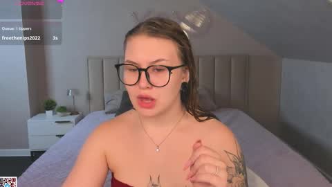 Christine online show from October 2025 01:06:01 AM