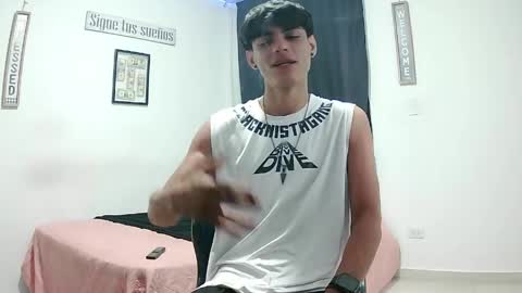 Snapshot of harrythomson1 chatting on May 2026 01:00:01 AM harry thomson online show from May 2026 01:00:01 AM