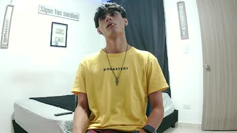 Snapshot of harrythomson1 chatting on June 2026 03:32:02 AM harry thomson online show from June 2026 03:32:02 AM