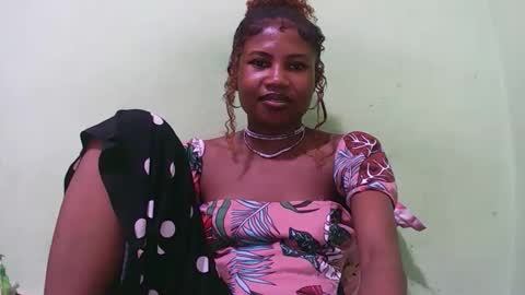 hasleyinah online show from May 2026 06:37:01 PM