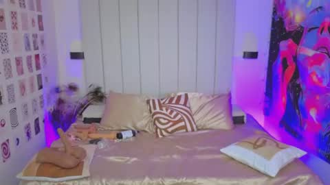 Alicia online show from June 2026 02:01:02 AM