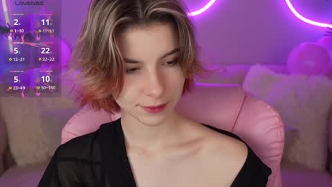 haylaamber online show from December 2024 08:11:01 PM