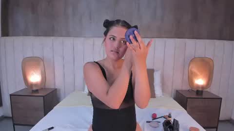 Hayli  online show from June 2026 07:46:01 PM