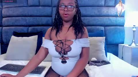 Snapshot of hazel_lanee chatting on June 2026 04:35:02 AM hazel_lanee online show from June 2026 04:35:02 AM