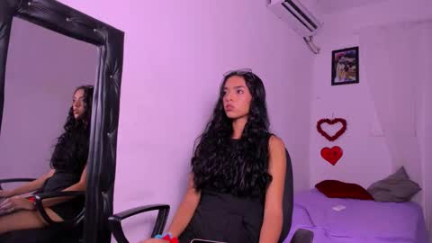 hazel_slim_ online show from March 2026 05:51:01 PM