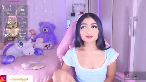 Snapshot of hazelbabee_ chatting on May 2026 05:45:02 AM Lynn online show from May 2026 05:45:02 AM