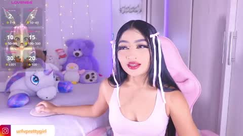 Snapshot of hazelbabee_ chatting on June 2026 06:16:01 AM Lynn online show from June 2026 06:16:01 AM