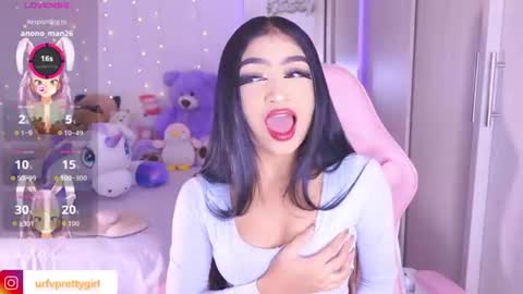 Snapshot of hazelbabee_ chatting on June 2026 01:30:02 AM Lynn online show from June 2026 01:30:02 AM