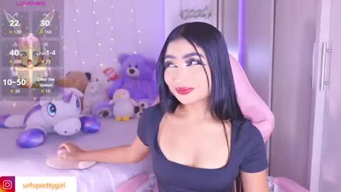 Snapshot of hazelbabee_ chatting on June 2026 06:34:01 AM Lynn online show from June 2026 06:34:01 AM