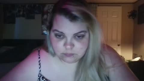 Hazeleyez97 online show from September 2025 05:57:01 PM